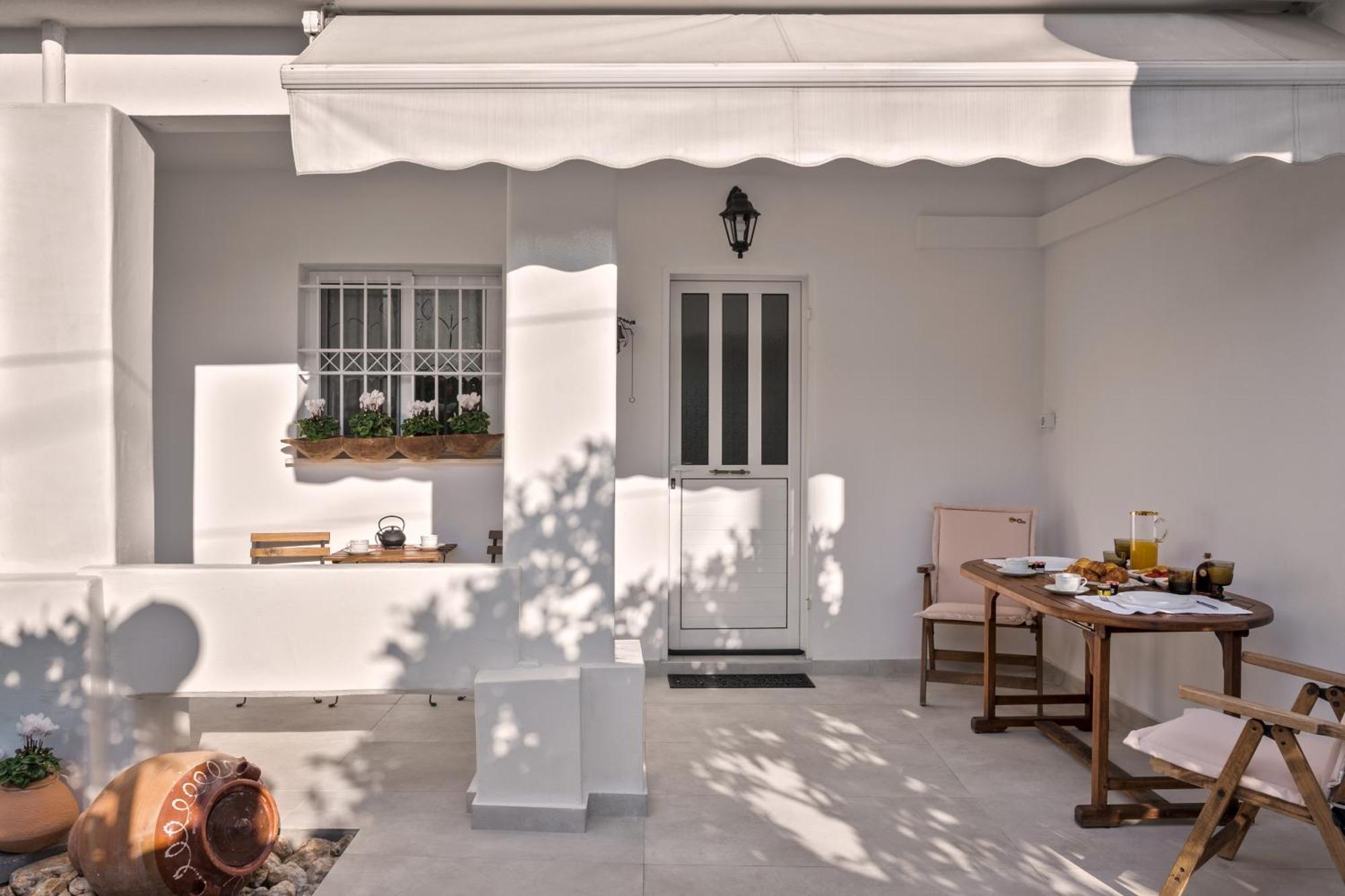 Relaxing House With Garden Holiday home Nea Makri