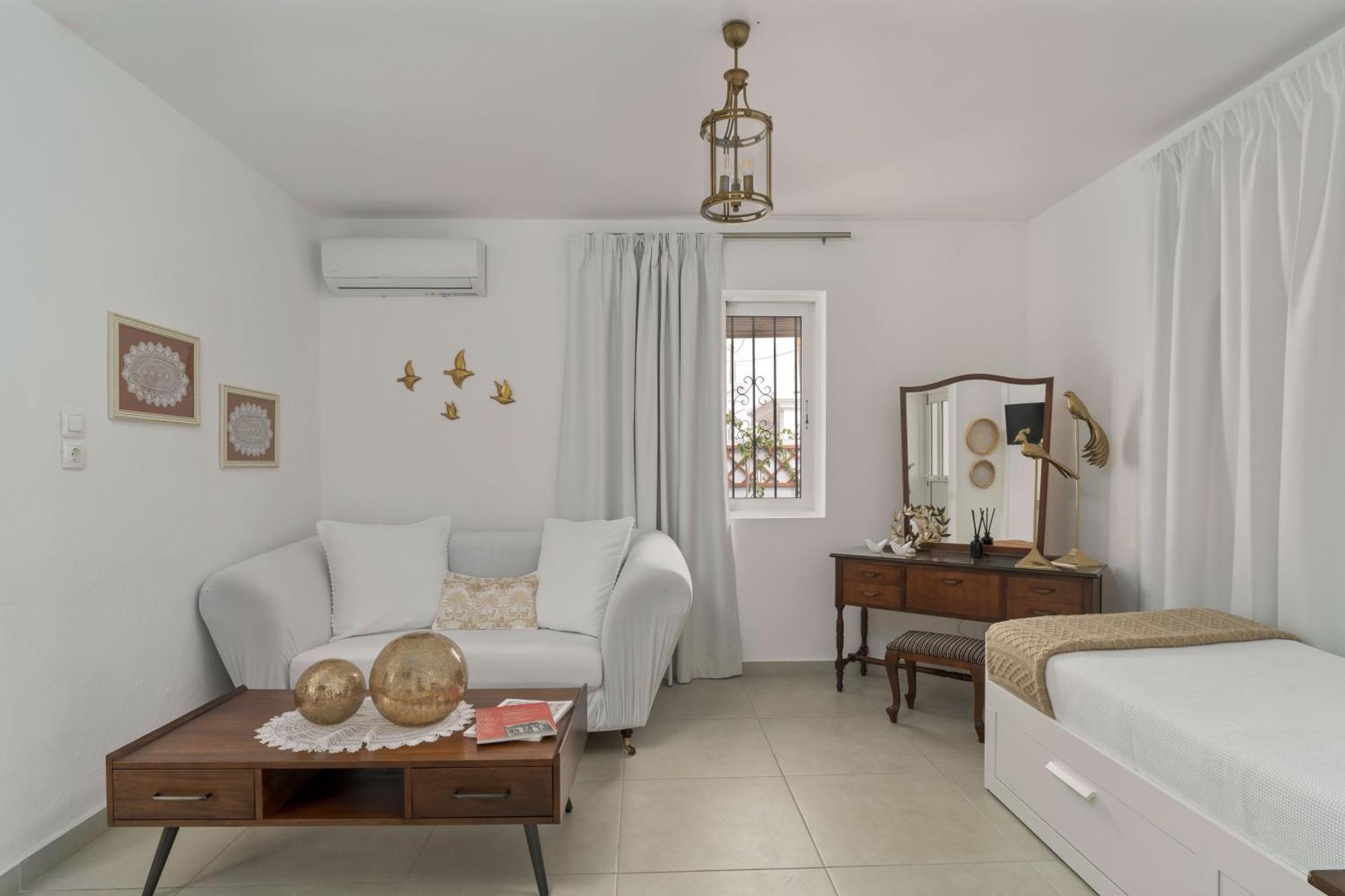 Relaxing House With Garden Nea Makri