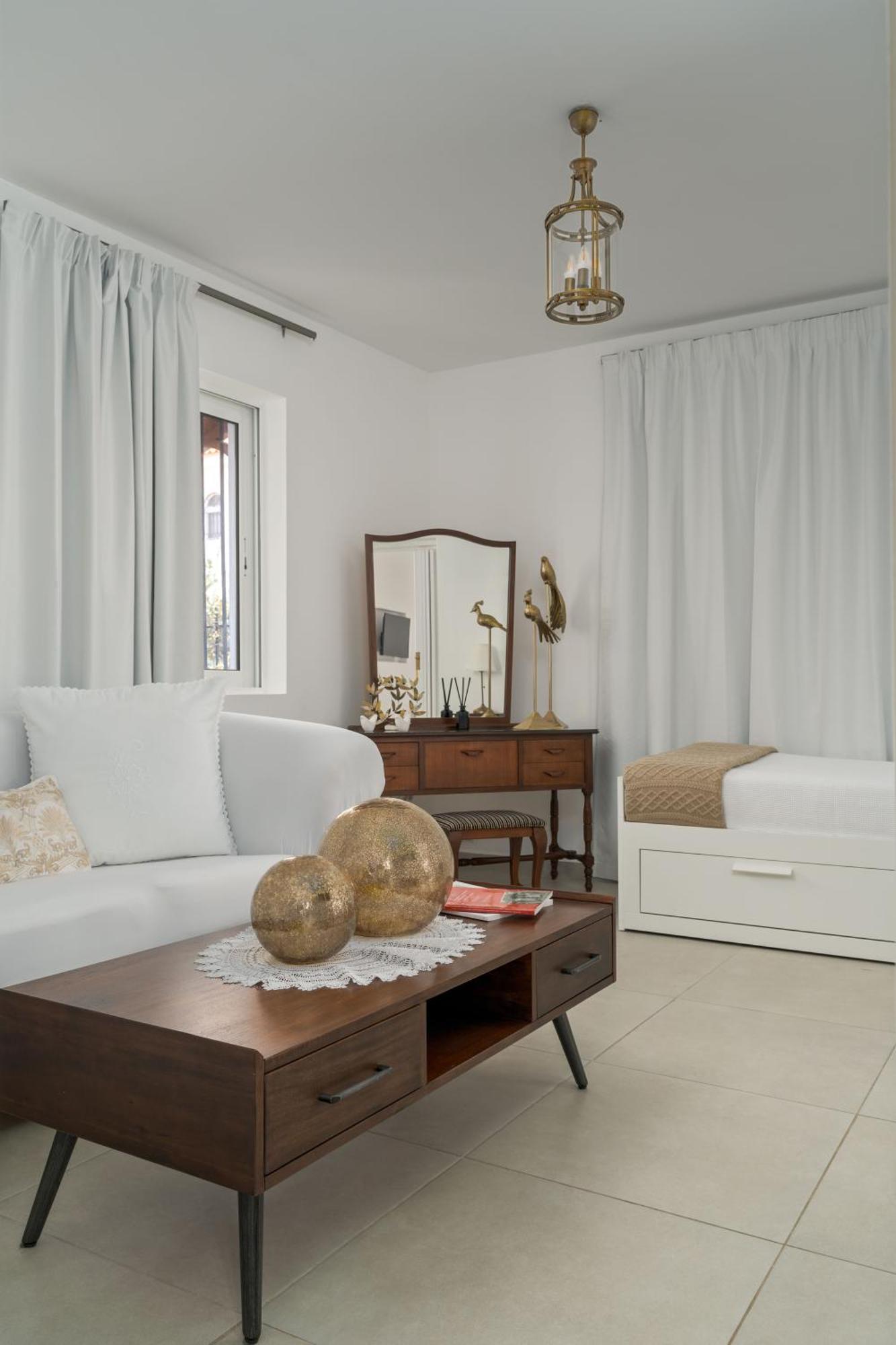 Relaxing House With Garden * Nea Makri