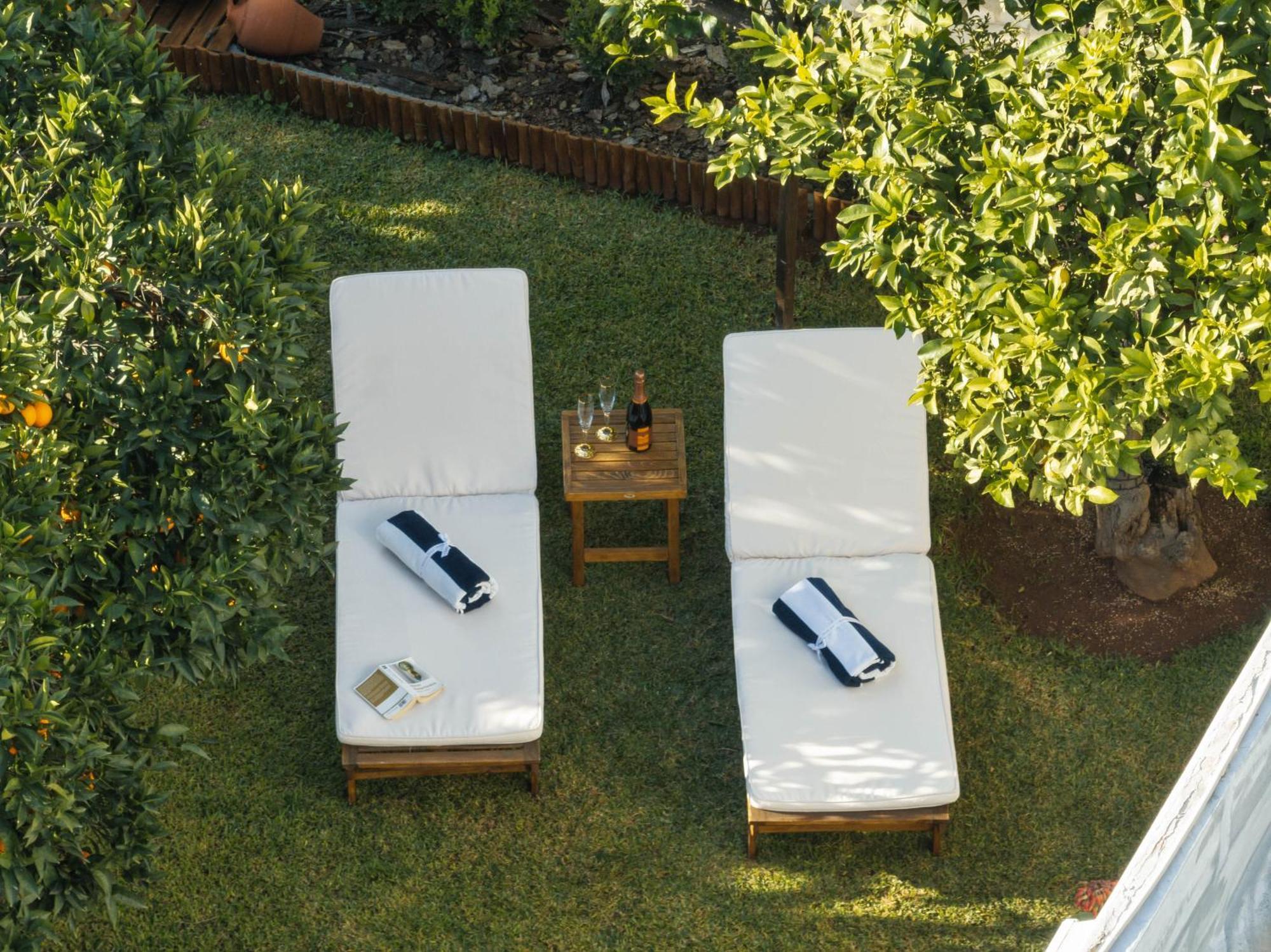 Relaxing House With Garden *